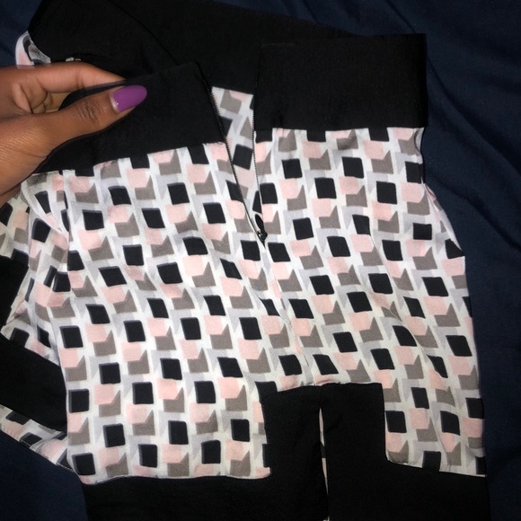 Victoria's Secret Short - Picture 4 of 5